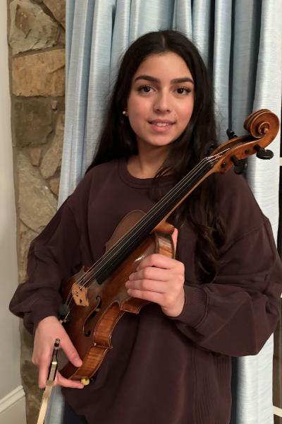 Photo of Mira Nair, violinist